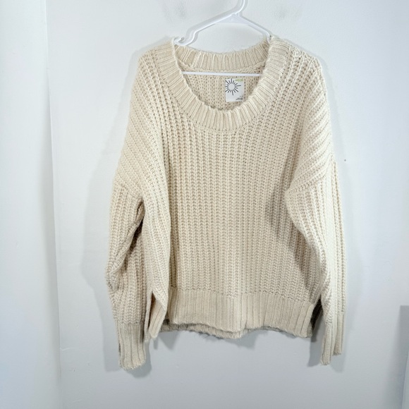 aerie Sweaters - NWT Aerie American Eagle Cream Chunky Knit Oversized Sweater Small New